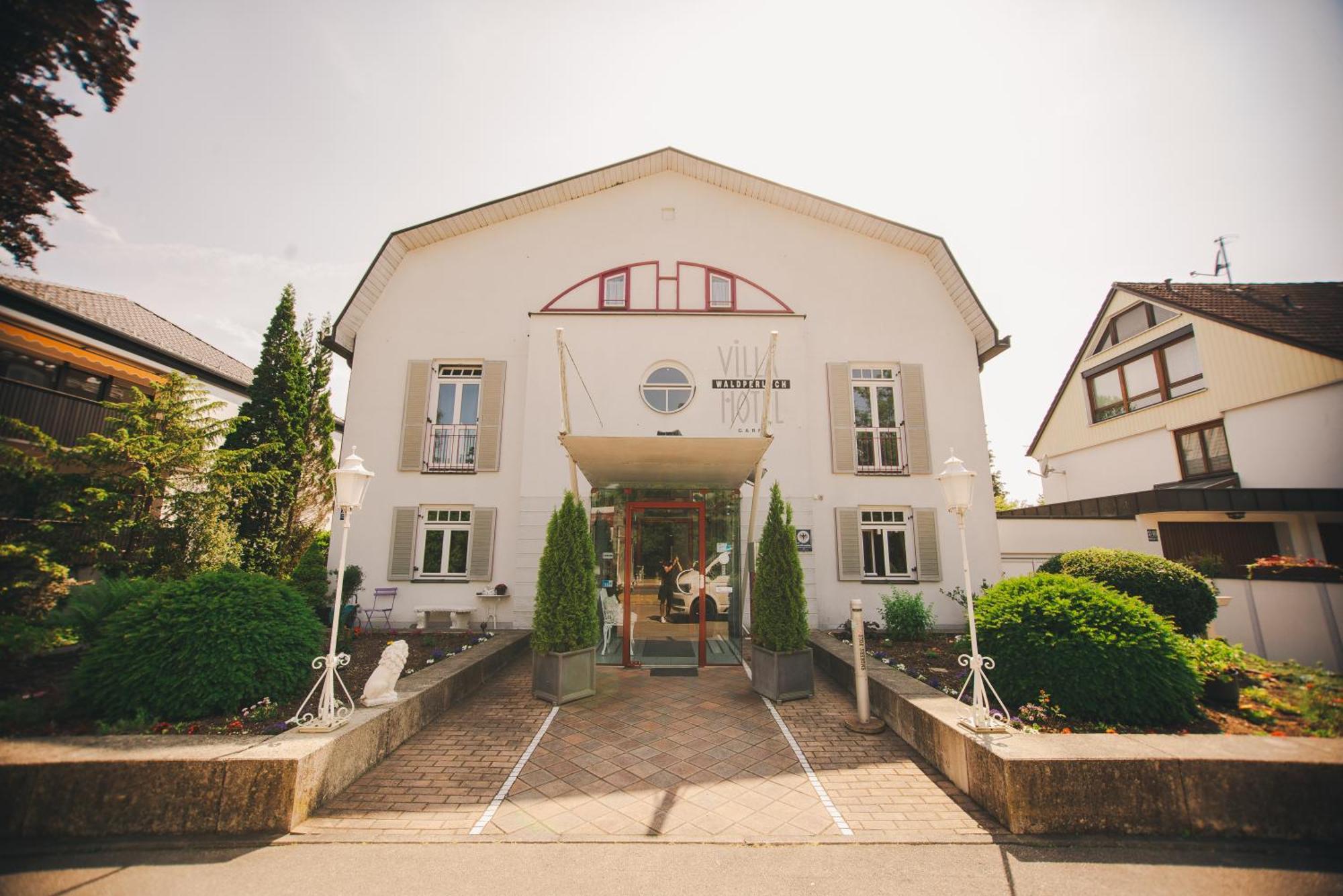 Villa Waldperlach By Blattl ミュンヘン エクステリア 写真